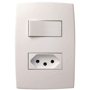 Conjunto de Interruptores Simples + Tomada 2P+T PB 10A - 615074 - PIAL